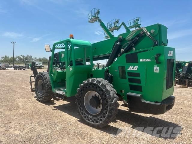 SkyTrak 10042 Telescopic handlers
