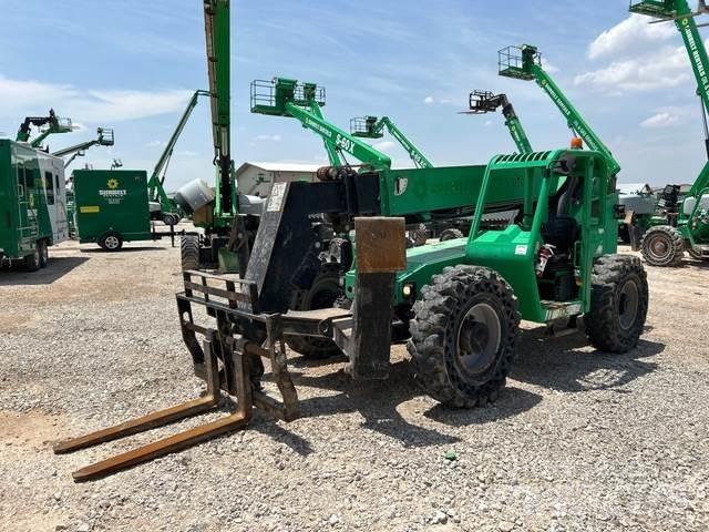 SkyTrak 10042 Telescopic handlers