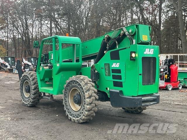 SkyTrak 10042 Telescopic handlers