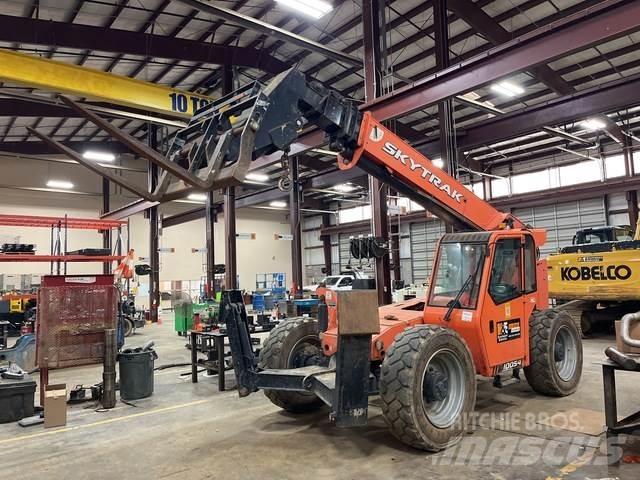 SkyTrak 10054 Telescopic handlers