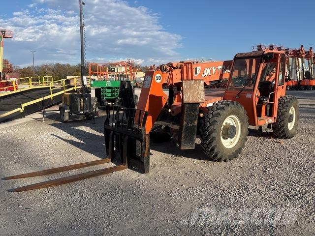 SkyTrak 10054 Telescopic handlers