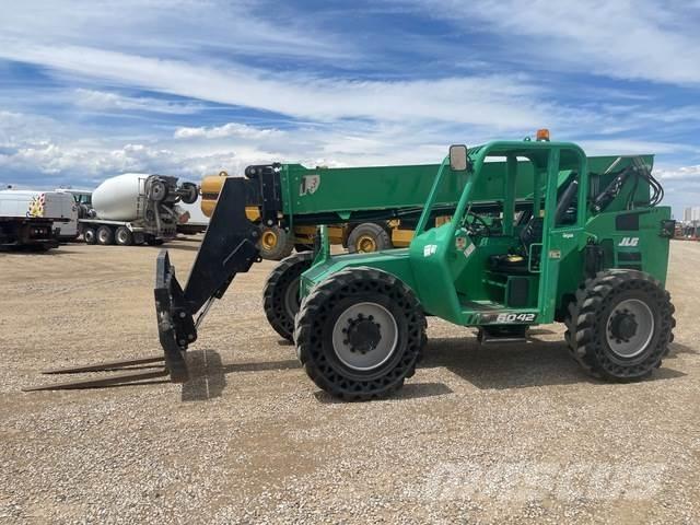 SkyTrak 6042 Telescopic handlers