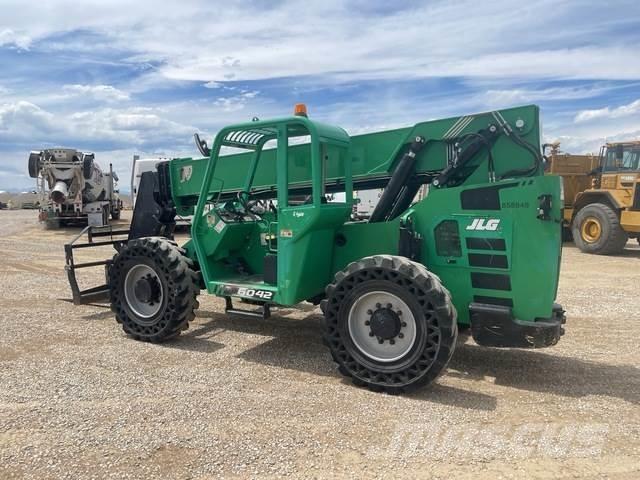 SkyTrak 6042 Telescopic handlers