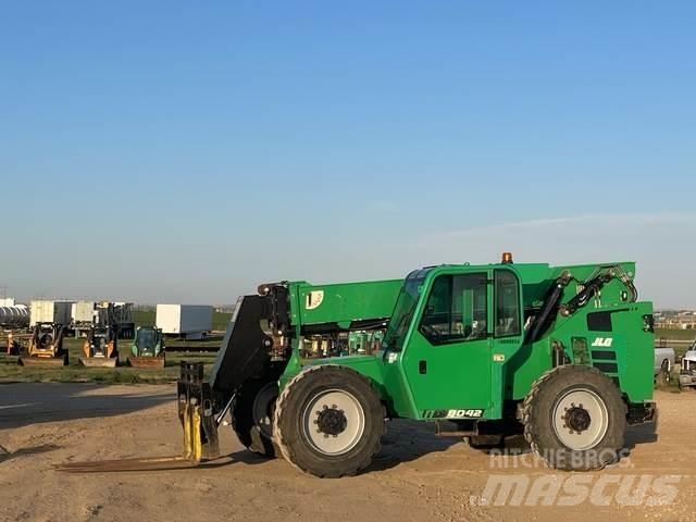 SkyTrak 8042 Telescopic handlers