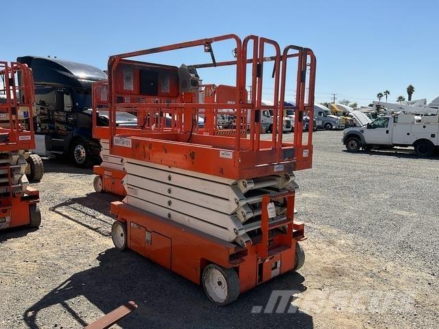 Snorkel S4732E Scissor lifts