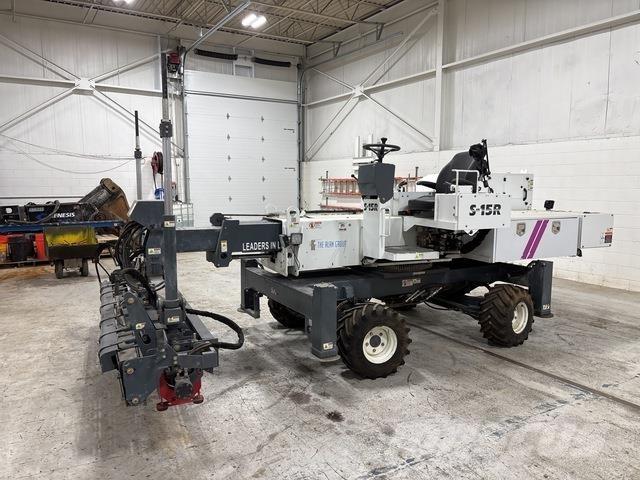 Somero S-15R Concrete distribution booms