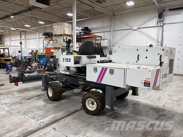 Somero S-15R Concrete distribution booms