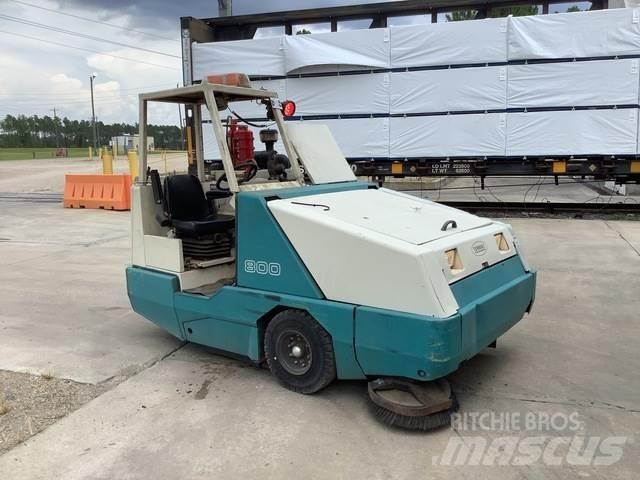 Tennant 800 Indoor sweepers