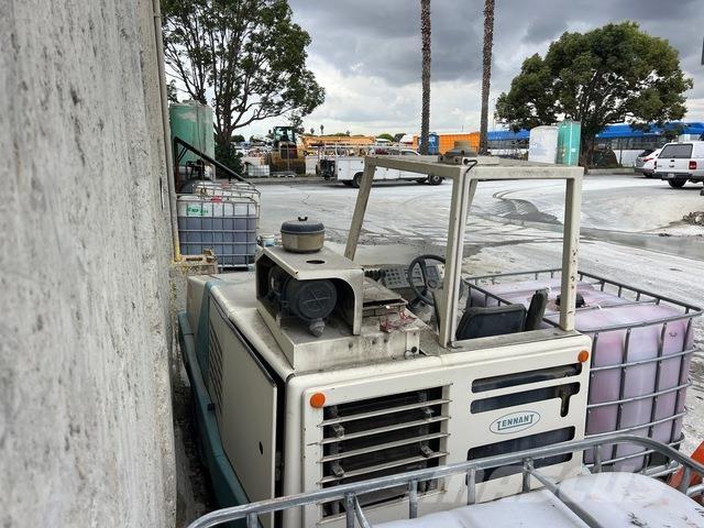 Tennant 800 Indoor sweepers