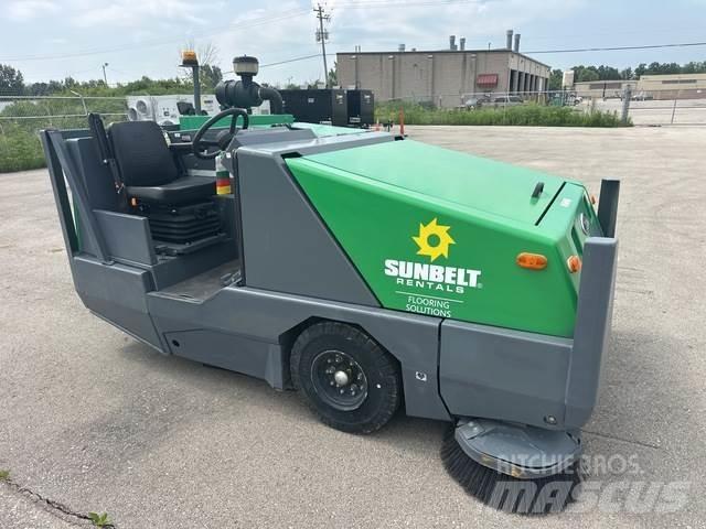 Tennant 800LPG Indoor sweepers