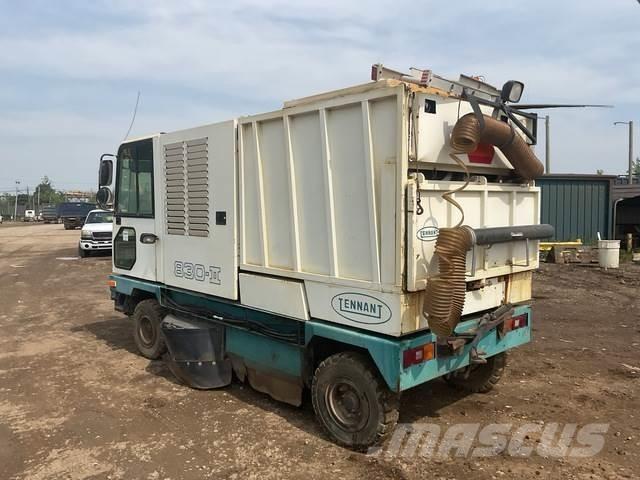 Tennant 803-II Sweeper trucks