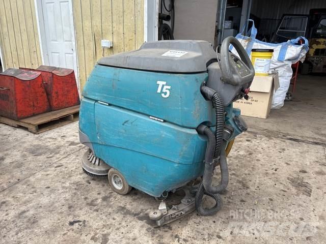  Tennent T5 Indoor sweepers