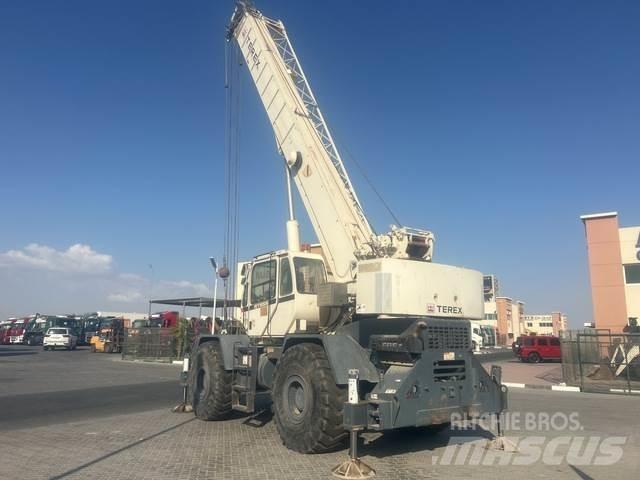 Terex RT555 Rough terrain cranes