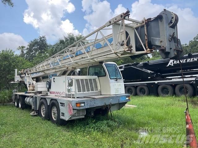 Terex T775 Track mounted cranes