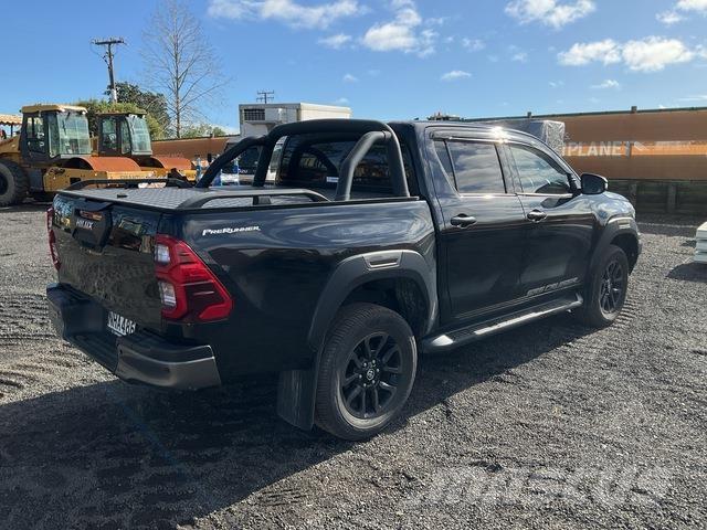Toyota HiLux Pick up/Dropside