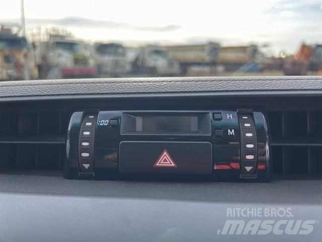 Toyota HiLux Pick up/Dropside