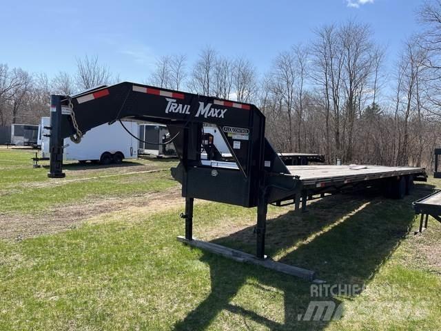 TrailMaxx  Car carrier