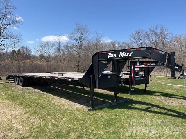 TrailMaxx  Car carrier
