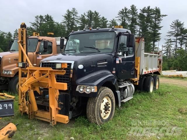 Volvo BM VHD Snow blades and plows