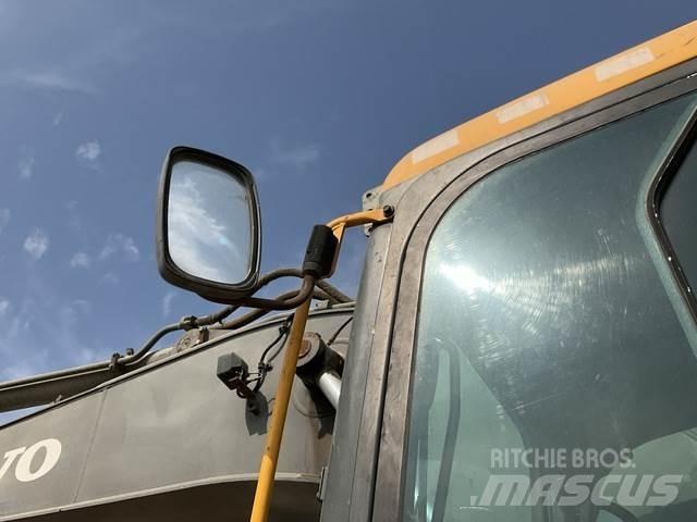 Volvo EC210D Crawler excavators