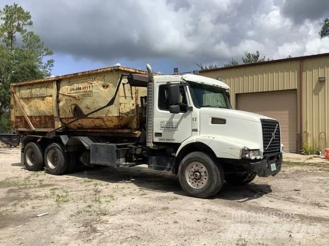 Volvo V12 Skip bin truck