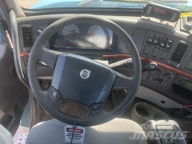 Volvo VHD104F Other trucks