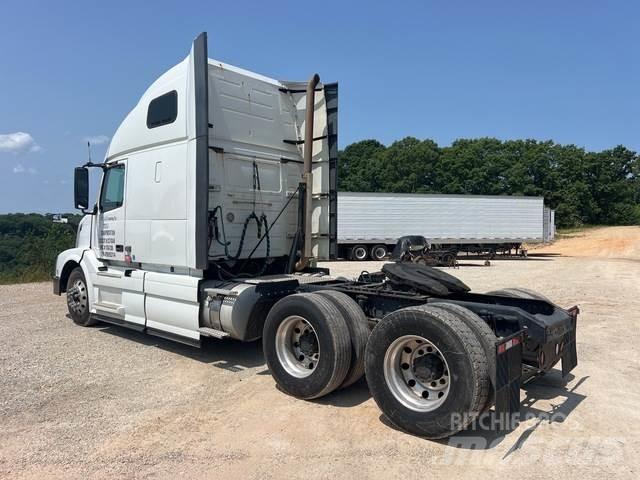 Volvo VNL Prime Movers