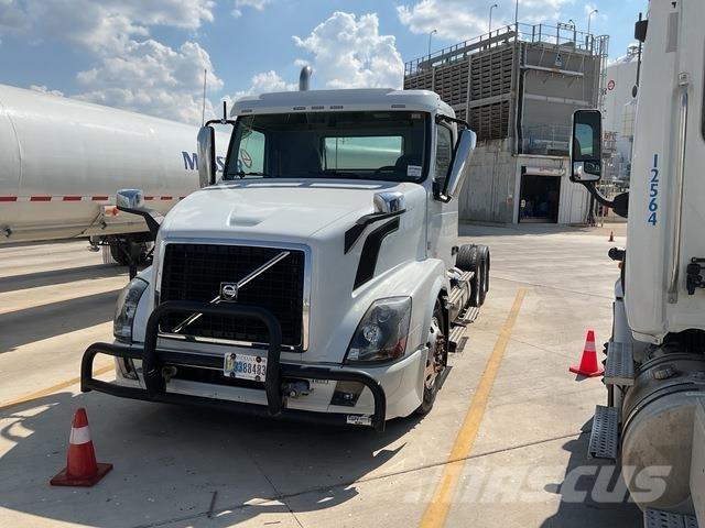 Volvo VNL Prime Movers
