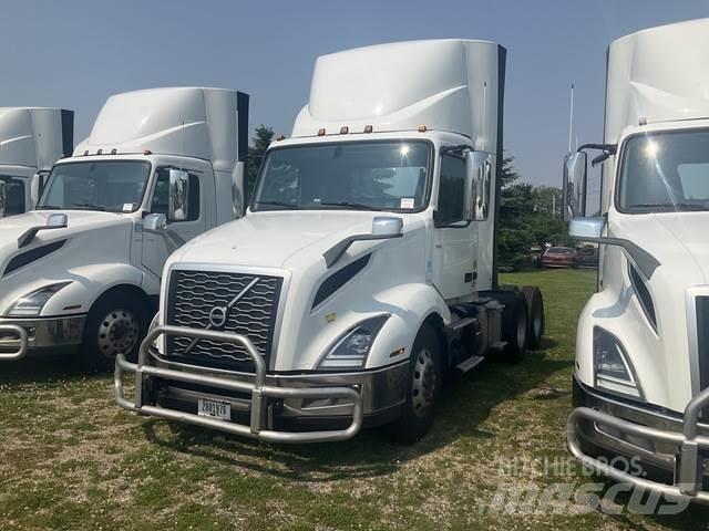 Volvo VNL 300 Prime Movers