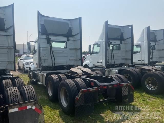 Volvo VNL 300 Prime Movers