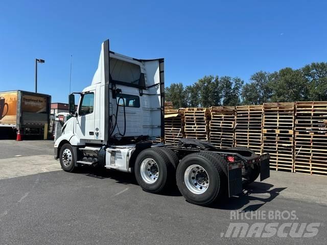 Volvo VNL 300 Prime Movers