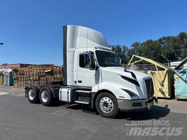 Volvo VNL 300 Prime Movers
