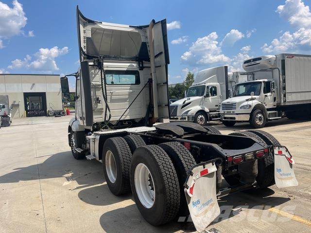 Volvo VNL300 Prime Movers