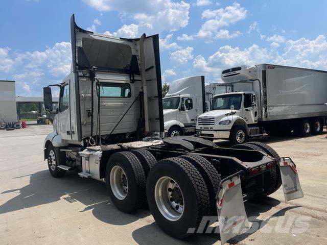 Volvo VNL300 Prime Movers