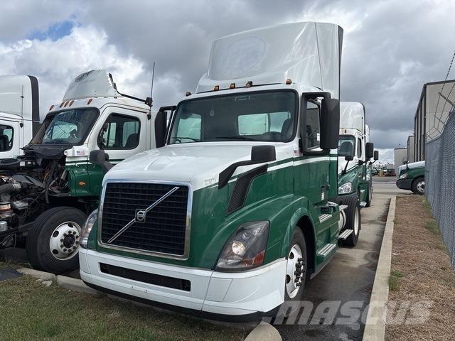 Volvo VNL42T Prime Movers