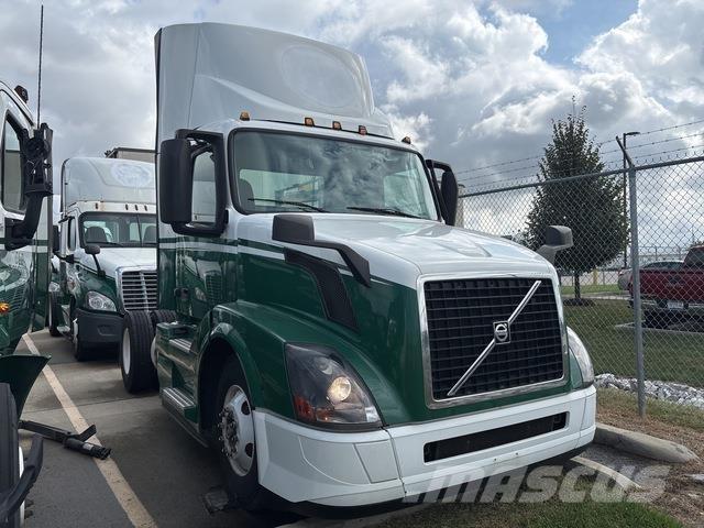 Volvo VNL42T Prime Movers