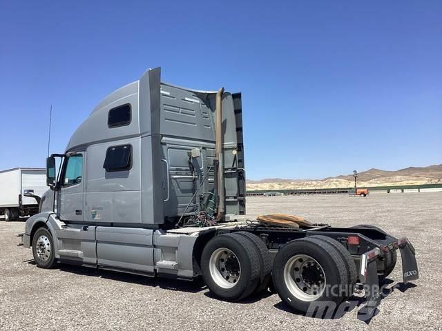 Volvo VNL64780 Prime Movers