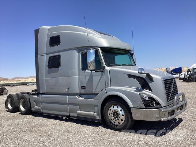 Volvo VNL64780 Prime Movers