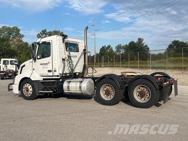 Volvo VNL64T Prime Movers