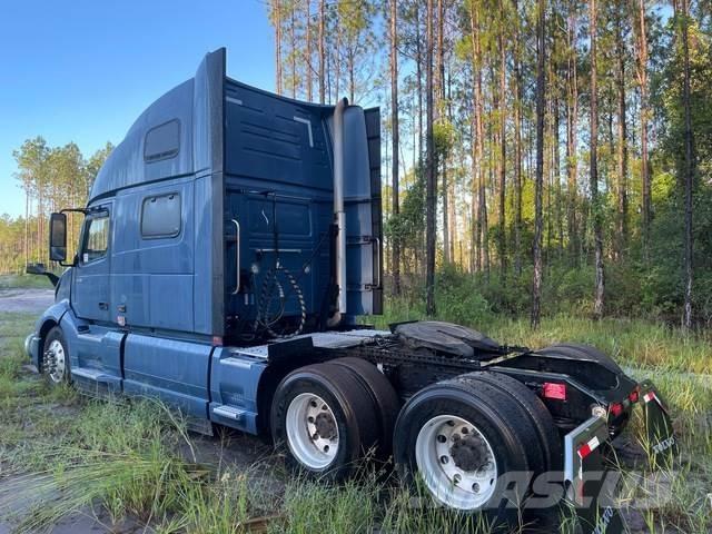 Volvo VNL860 Prime Movers