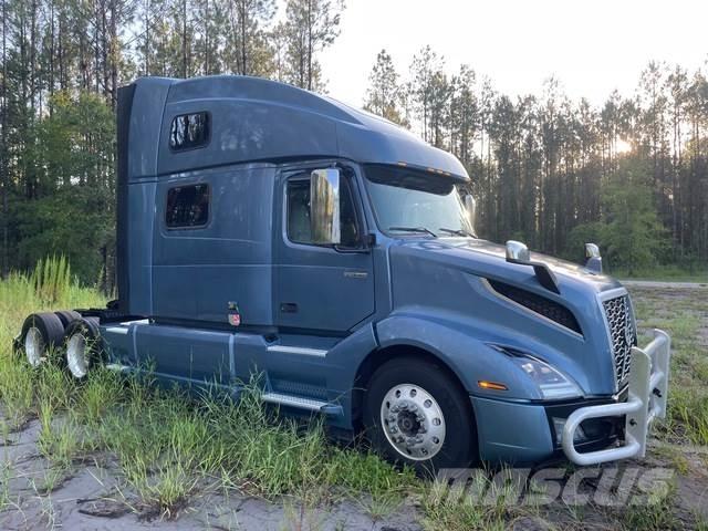 Volvo VNL860 Prime Movers