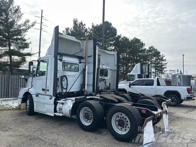 Volvo VNM Prime Movers