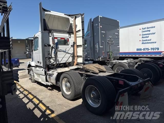 Volvo VNM Prime Movers