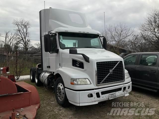 Volvo VNM Prime Movers