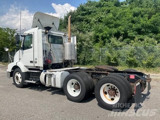 Volvo VNM Prime Movers