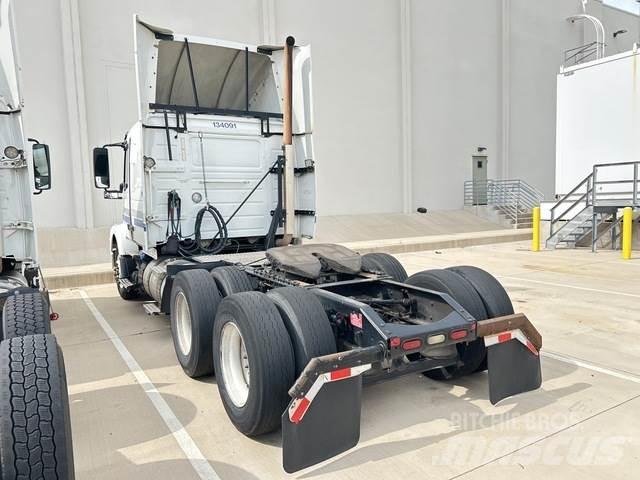 Volvo VNM Prime Movers
