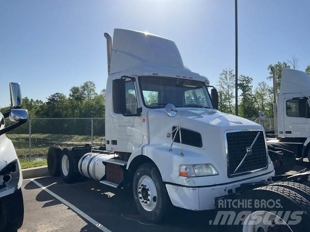Volvo VNM Prime Movers