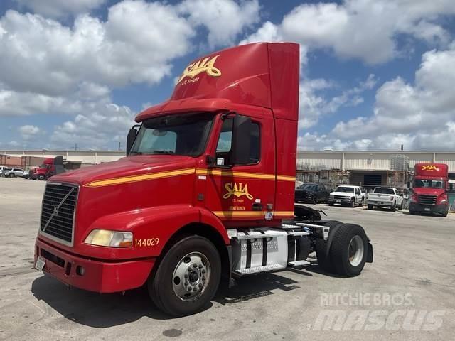 Volvo VNM Prime Movers