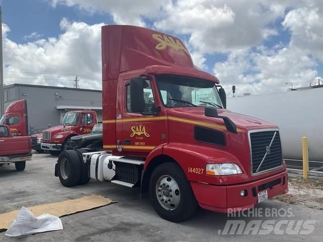 Volvo VNM Prime Movers