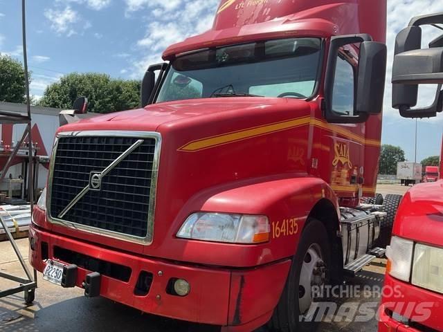 Volvo VNM Prime Movers